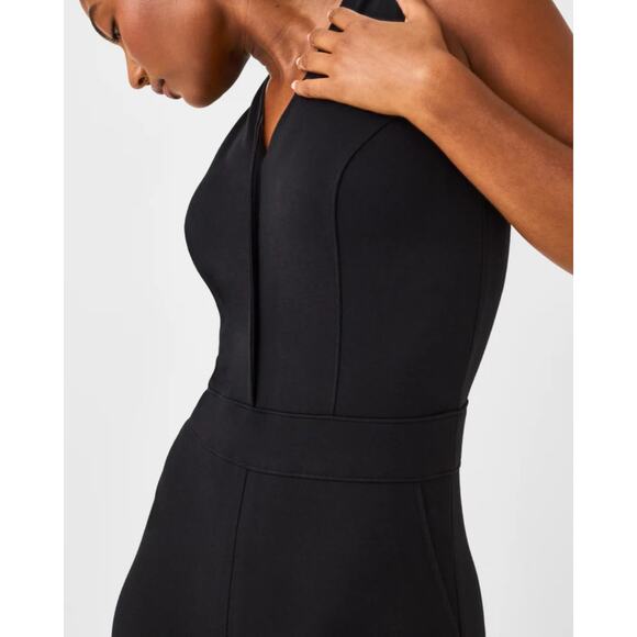 SPANX‎ Perfect Sleeveless Flare Leg Jumpsuit in Classic Black Size Medium Petite - Picture 4 of 11